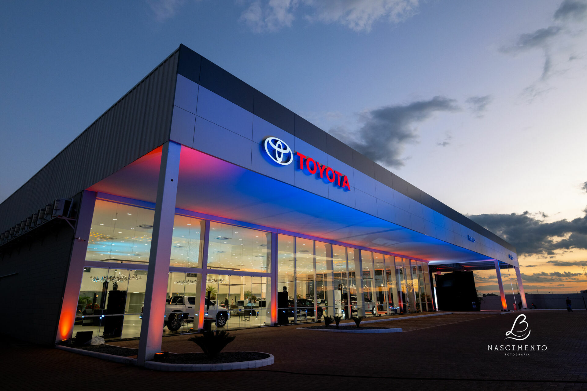 Foto Inauguração Toyota Ramires Campo Grande-MS Foto Inauguração Toyota Ramires Campo Grande-MS - Imagem 3