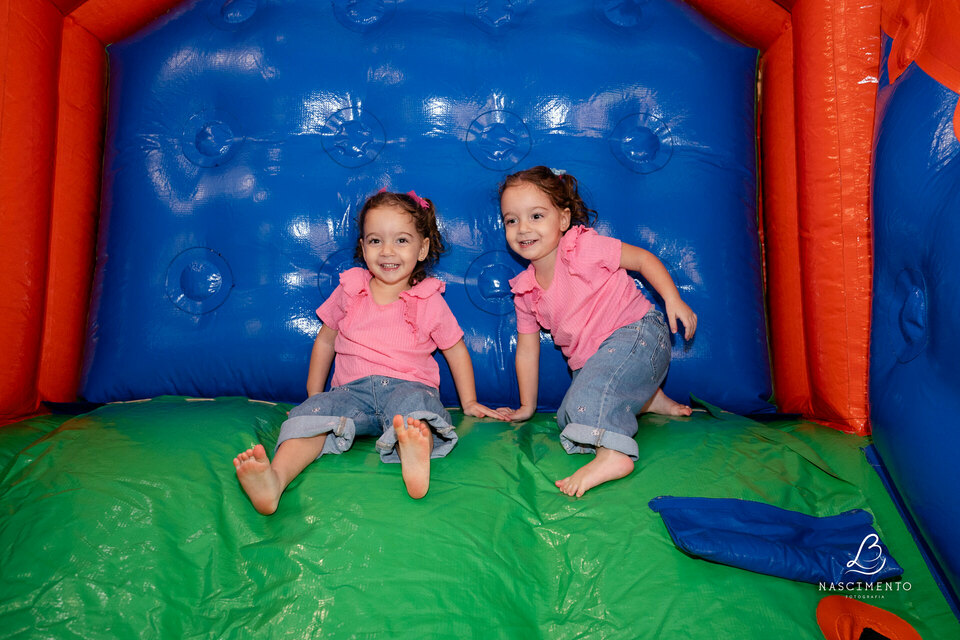 2 anos Lívia e Sophia