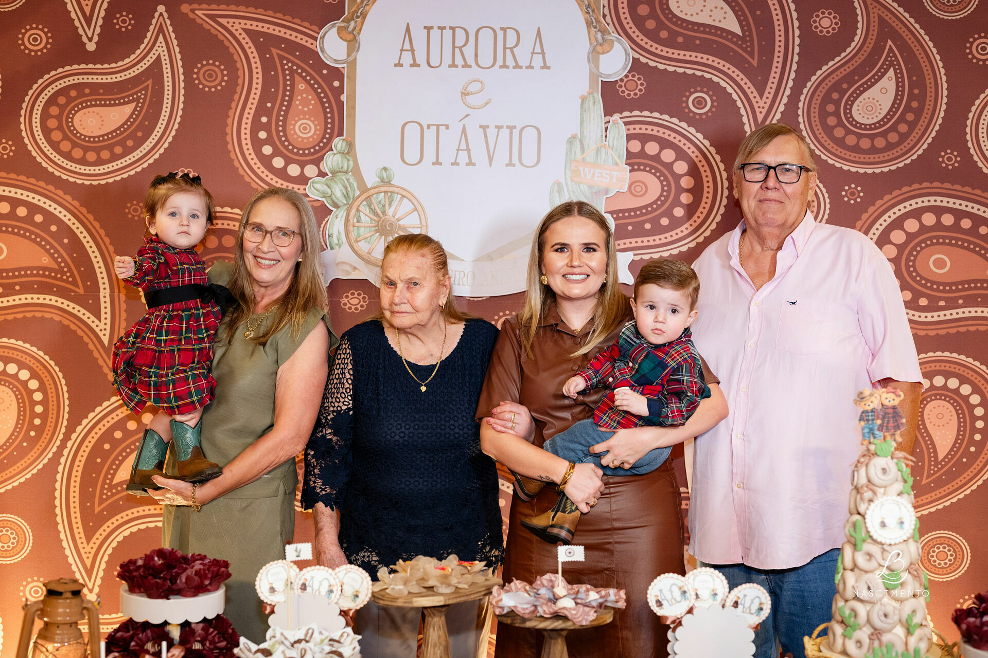 Foto 1 ano Aurora e Otávio / Le Petipolá Foto 1 ano Aurora e Otávio / Le Petipolá - Imagem 22